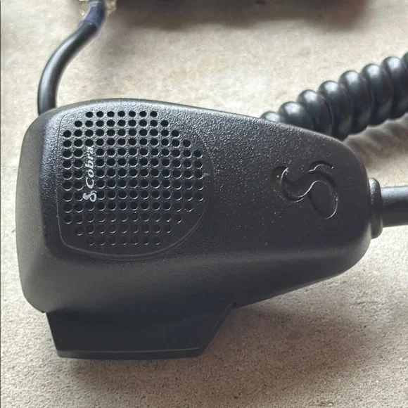 Cobra 19 Ultra III CB Radio with Microphone - Picture 3 of 8